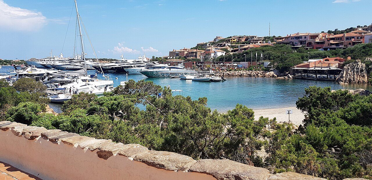 Villa Aurea · villa con piscina privata in Costa Smeralda, Olbia, 